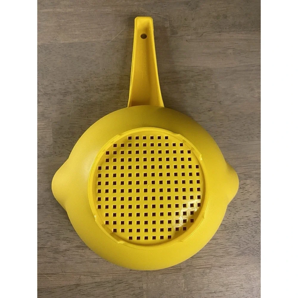 Vintage Tupperware Small Bright Yellow Colander Strainer 1 quart 1200 CLEAN! guc